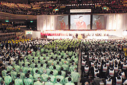 ＴＰＰから日本の食と暮らし・いのちを守る国民集会に6000人が集結。2011年11月８日東京の両国国技館で