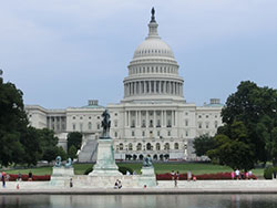 米国議会議事堂。トランプ現象によって共和党は上下両院とも多数を占めた。