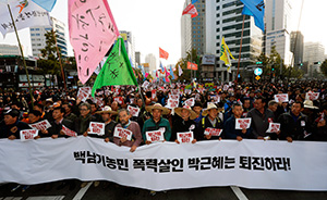 11月12日、ソウルで朴大統領の退陣を求める農民デモ