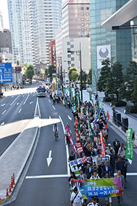 芝公園から新橋、銀座を通り東京駅までデモ。