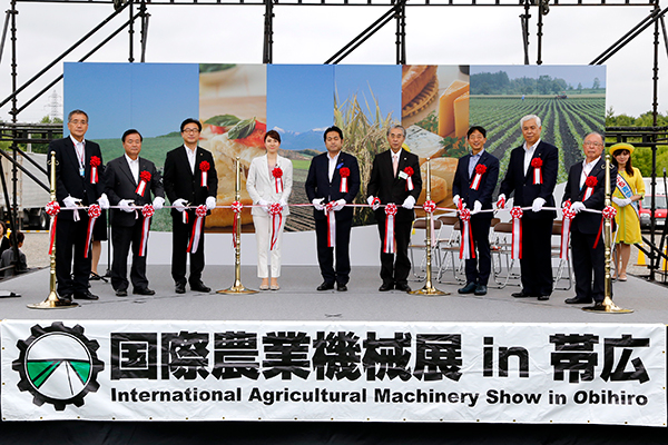 無人ロボ、ドローンに関心　国際農業機械展ｉｎ帯広