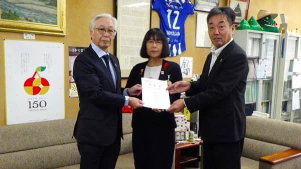 山形県へ松くい虫被害対策に関する要請書提出　ＪＡ鶴岡とＪＡそでうら
