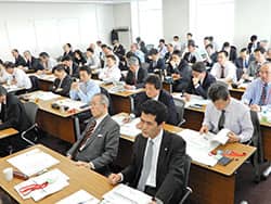 ブロックでの結集を