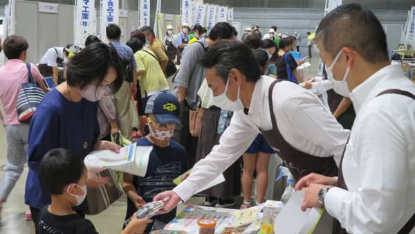 メーカー、生産者が交流「商品展示試食会」開催　パルシステム福島