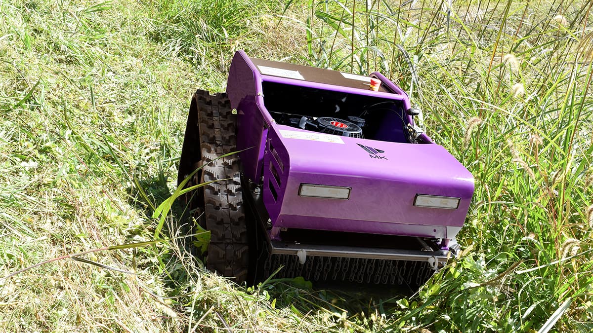 45度の斜面でも力強く　ラジコン草刈機「タフカル」販売開始　エムケー精工