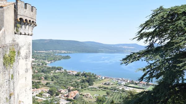 イタリア旅行の穴場　ブラッチャーノ湖とアングイッラーラ【イタリア通信】