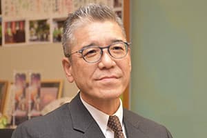 【小松泰信・地方の眼力】笑いたいけど笑えない