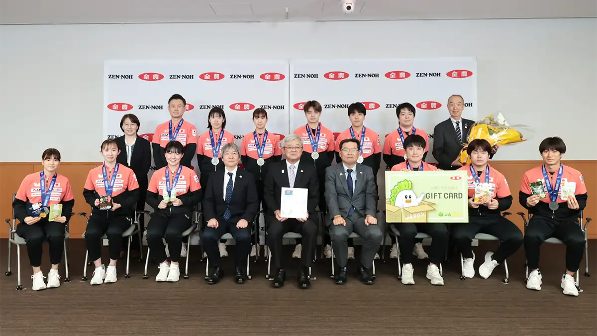 卓球日本代表選手が全農を訪問　世界卓球選手権の活躍を報告