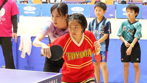 石川佳純の卓球教室「47都道府県サンクスツアー」青森県で開催　ＪＡ全農