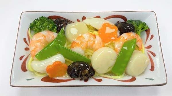 JAL国際線で米粉麺のメニュー「海鮮あんかけ米粉そば」提供　農水省