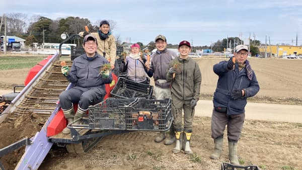 障がいのある社員が育てた野菜を販売「OtemachiDeliマルシェ」に参加　ファミリーマート