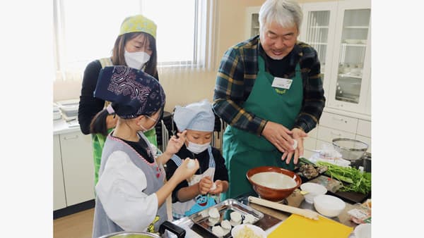秋田の郷土料理「だまこ」づくりなど生産者と交流　パルシステム山梨 長野