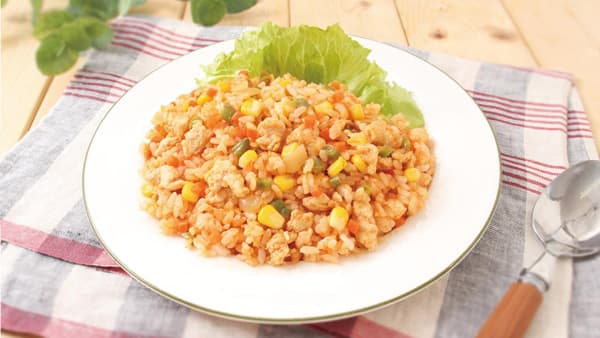 神山鶏を使った「自然派Styleもぐもぐチキンライス」新登場　コープ自然派