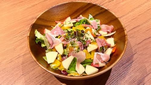 「野菜の日」でコラボカフェ「verde」でパッケージサラダの限定メニュー提供　サラダクラブ