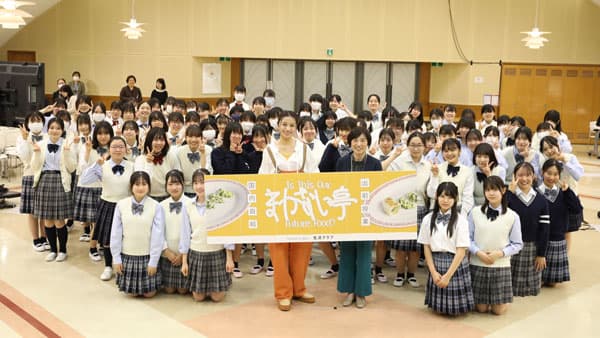 高橋メアリージュンが特別講師「国内自給 まかない亭」東京家政学院で出前授業　生活クラブ