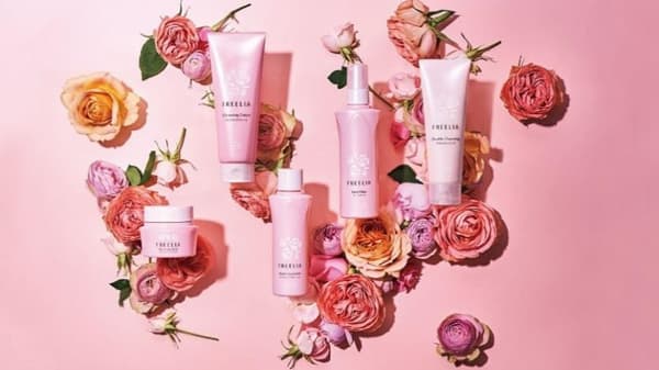 国産の生バラ使用　エイジングケア化粧品「フリーリア」リニューアル　日本生協連