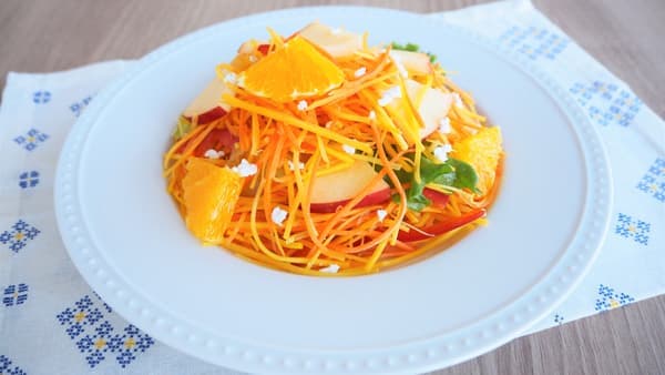 「旬を味わうサラダ　金美人参ミックス」期間限定で発売　サラダクラブ