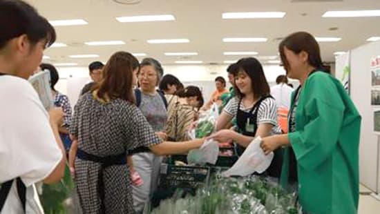 コープ商品、産直品を試食・販売「コープみらいフェスタ池袋サンシャインシティ」開催