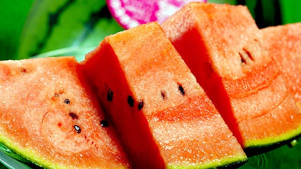 種ごと食べられるスイカ「ピノ・ガール」販売中　豊洲市場ドットコム