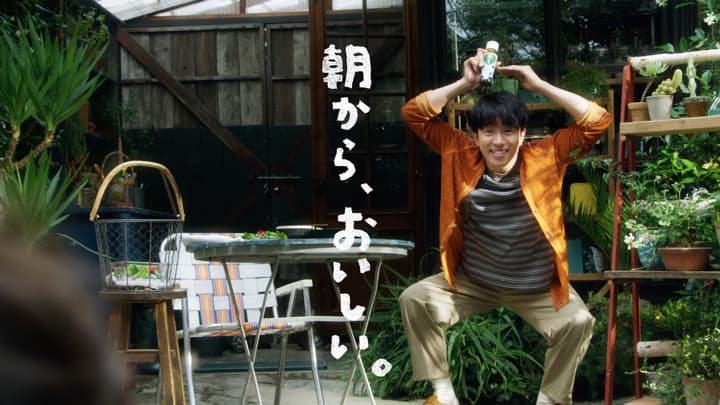 村上信五が屋外で食べる男料理を堪能「リケンのノンオイル」新CM放映