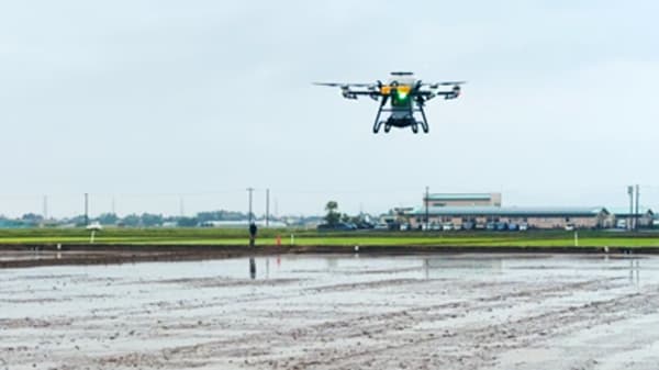 温暖化に強い「新大コシヒカリ」ドローンで直播 　新潟大と燕市の実証に参画　マゼックス
