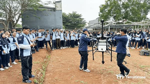 テラドローンのインドネシア子会社　現地の大学2校と実地訓練・雇用創出の覚書締結