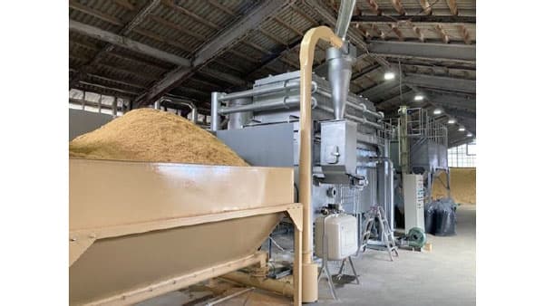 「もみ殻燻炭」製造で脱炭素に貢献　山形県鶴岡市の田和楽　農林中金、ＪＡ庄内たがわ、政策金融公庫が連携支援