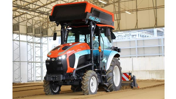 開発中の「水素燃料電池トラクタ」を初公開　クボタ