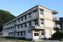 AROIが事務所を構える旧校舎