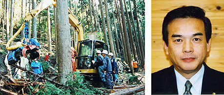 （左）日吉町森林組合の作業現場で林業機械の操作を教わる受講者たち・（右）宮園農林中金常務