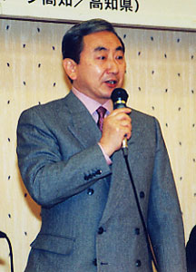 挨拶する橋本大二郎高知県知事