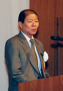 挨拶するJA全中中村祐三常務