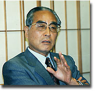 岡本末三氏