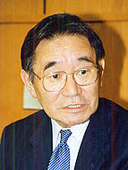 梶井功氏