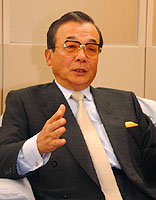 藤尾益也氏