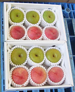 桃と梨を３個ずつ詰め合わせた「まごころ旬果」