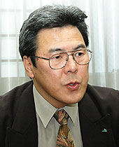 鈴木盛夫氏