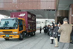 雪がちらつく中マリ共和国に向け出発