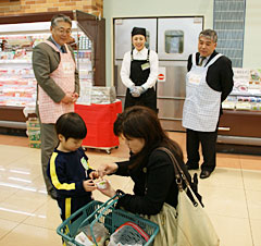 コープ南浦和店での店舗試食会