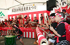 地元の園児が和太鼓演奏を披露