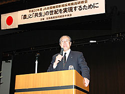 訓話を述べる宮田勇全中会長