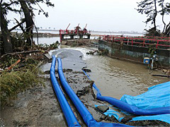 宮城県の名取川土地改良区での排水作業の様子