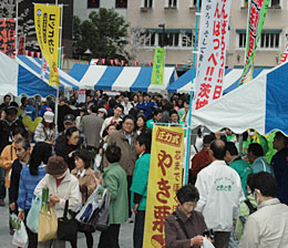 入場制限するほどの盛況だった