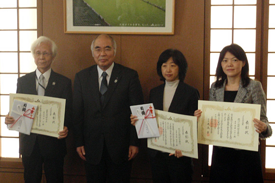 （左から）明田氏、萬歳章ＪＡ全中会長、斉藤氏、重頭氏