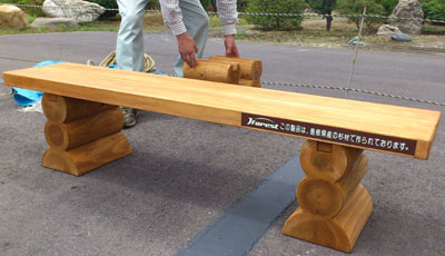 島根県産材を使用したベンチを出雲市に寄贈
