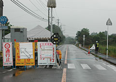 町内はいたるところが通行止となっていた。