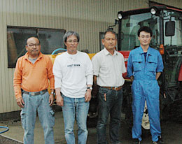 農事組合法人「耕福」のみなさん。左から清水さん、斉藤さん、石川さん、斉藤泰さん