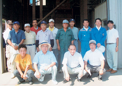 帯広工業団地のみなさんと有塚組合長（前列左から２人目）