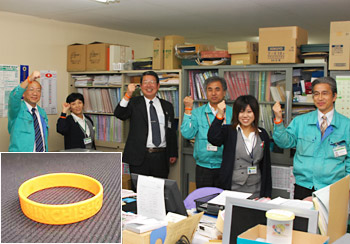 左がオレンジリング運動に尽力した経済部佐藤國夫部長、中央が菅野孝志理事長
