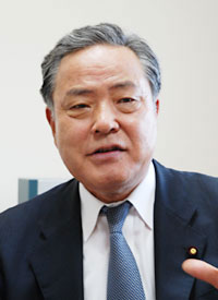 菅野哲雄氏